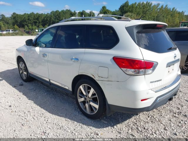 Nissan Pathfinder Platinum Image 2