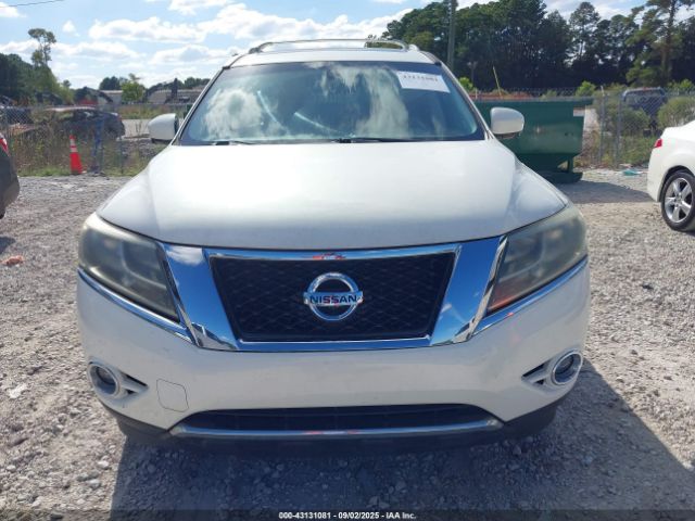 Nissan Pathfinder Platinum Image 6