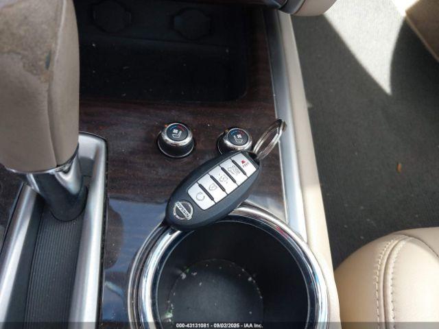 Nissan Pathfinder Platinum Image 11