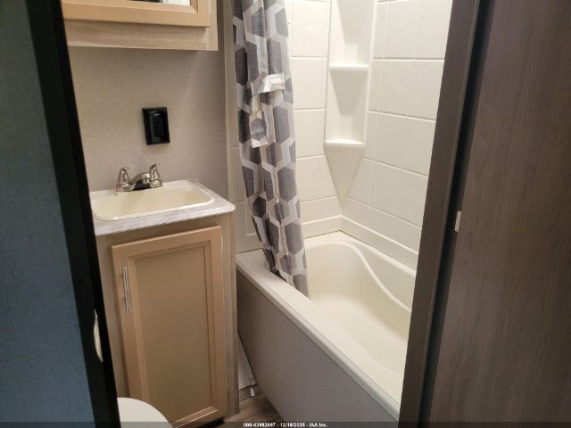 Catalina Summit Image 8