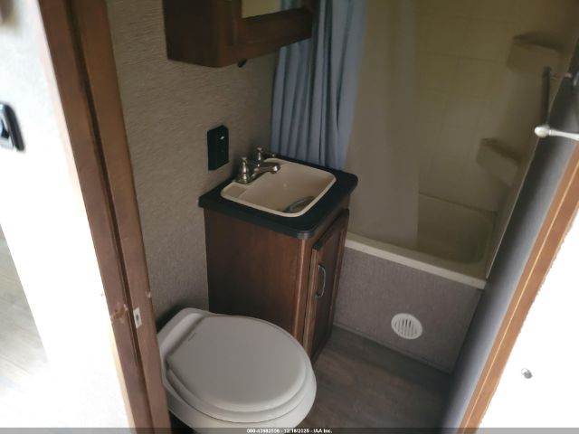 Keystone Carbon Image 6