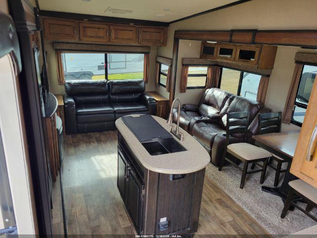 Grand Design Reflection Image 3