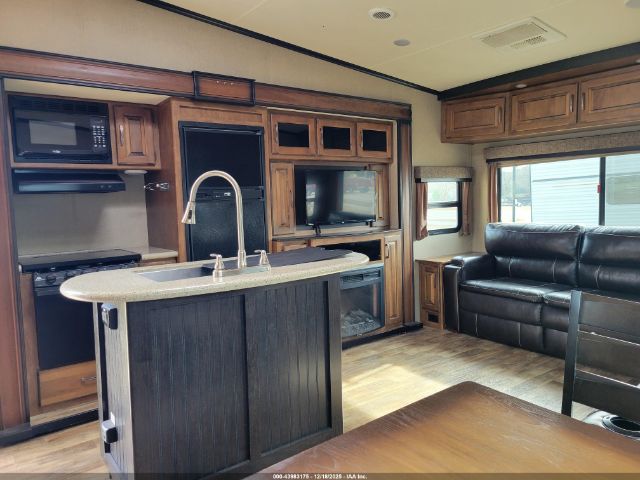 Grand Design Reflection Image 8