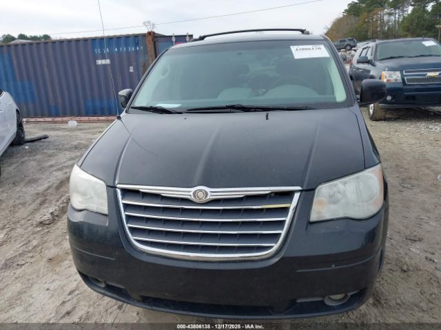 Chrysler Town & Country Touring Image 3