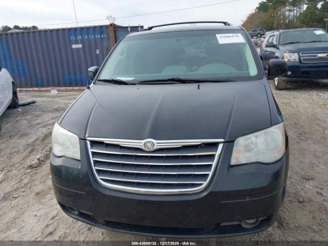 Chrysler Town & Country Touring Image 3