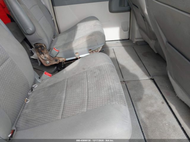 Chrysler Town & Country Touring Image 10