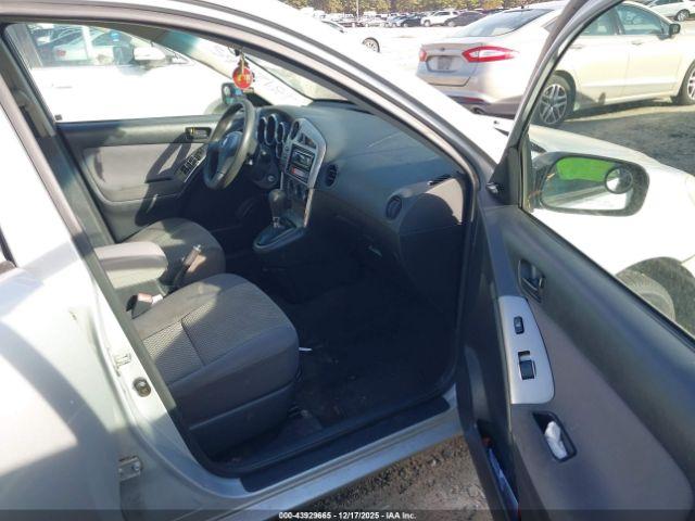 Toyota Matrix Image 3