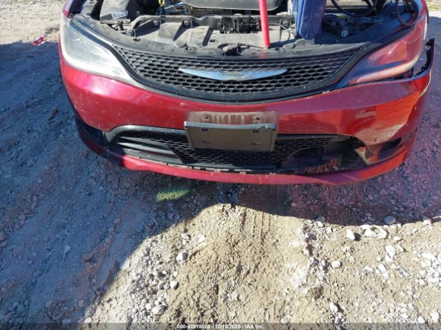 Chrysler 200 S Image 2