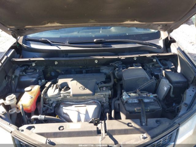 Toyota RAV4 Xle Image 11