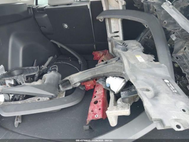 Toyota RAV4 Xle Premium Image 13