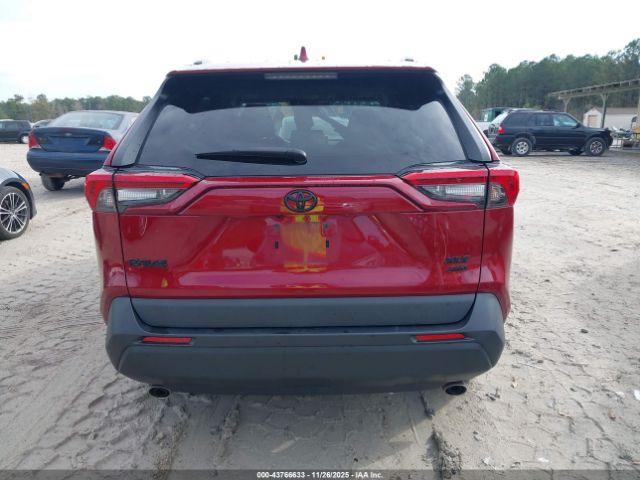 Toyota RAV4 Xle Premium Image 9