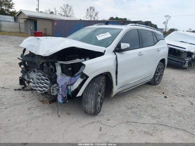 GMC Terrain Denali Image 10