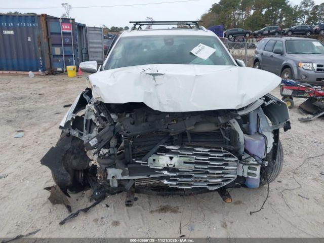 GMC Terrain Denali Image 12