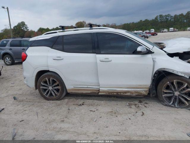 GMC Terrain Denali Image 8