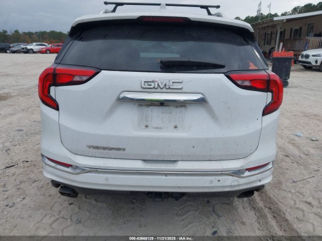 GMC Terrain Denali Image 13