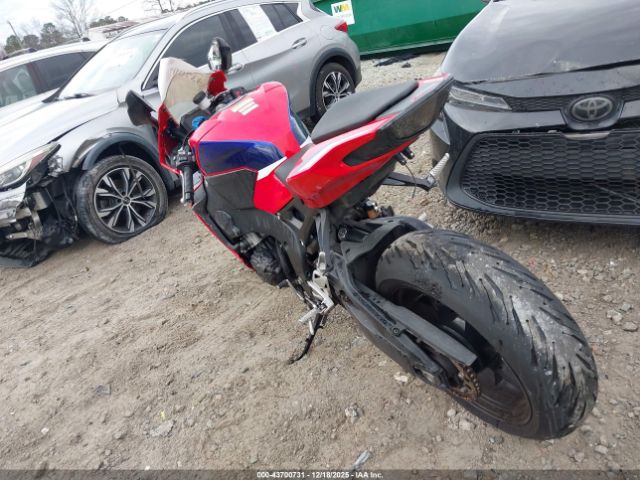 Honda Cbr1000 Rr Image 13