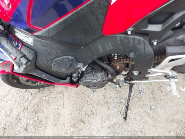 Honda Cbr1000 Rr Image 12