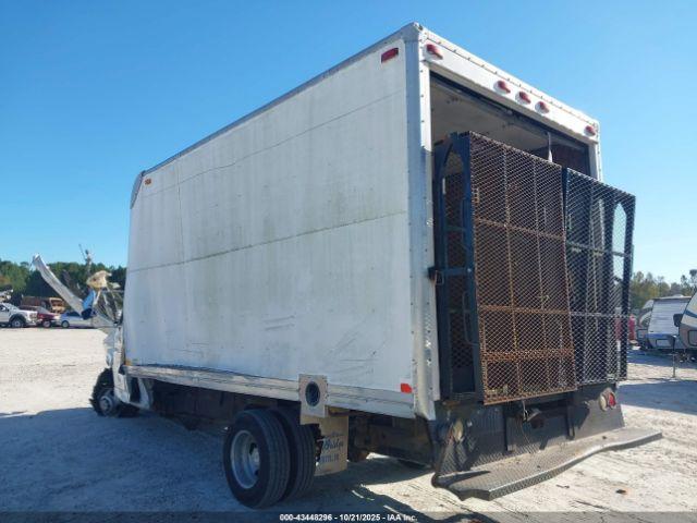 Chevrolet Express Image 7