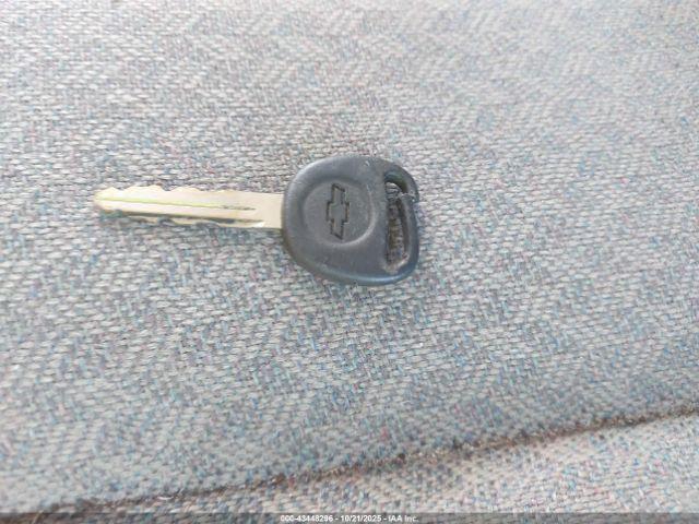 Chevrolet Express Image 3