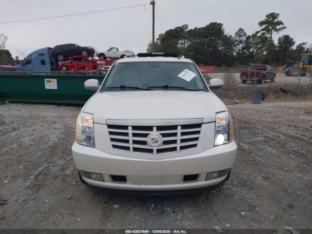 Cadillac Escalade Luxury Image 14