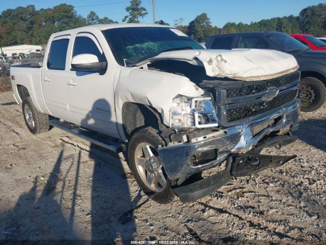  Salvage Chevrolet Silverado 2500