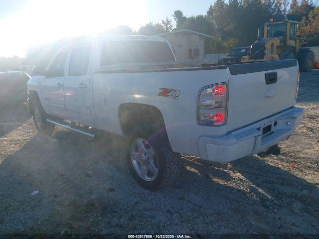 Chevrolet Silverado 2500 Ltz Image 3