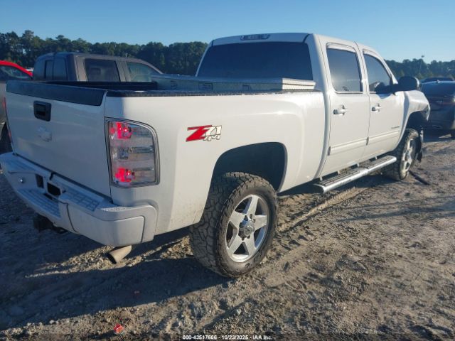 Chevrolet Silverado 2500 Ltz Image 16