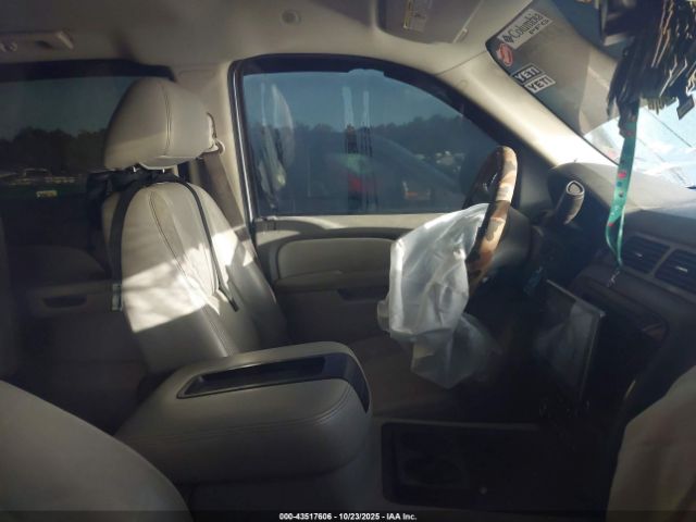 Chevrolet Silverado 2500 Ltz Image 8