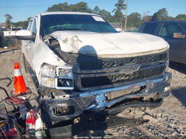 Chevrolet Silverado 2500 Ltz Image 13