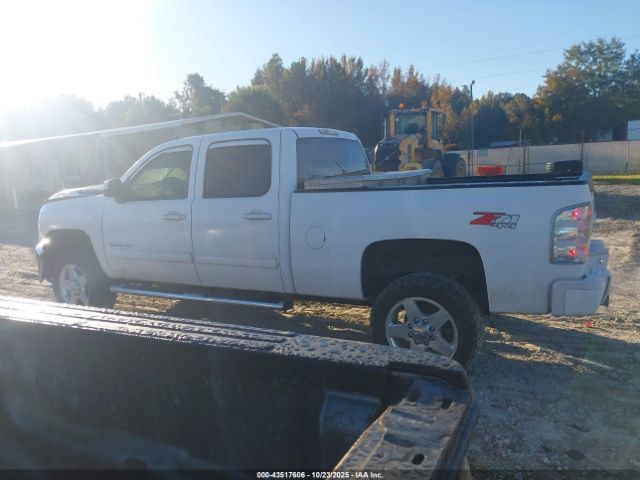 Chevrolet Silverado 2500 Ltz Image 9