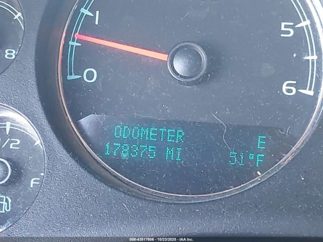 Chevrolet Silverado 2500 Ltz Image 11