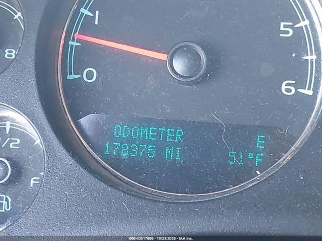 Chevrolet Silverado 2500 Ltz Image 11