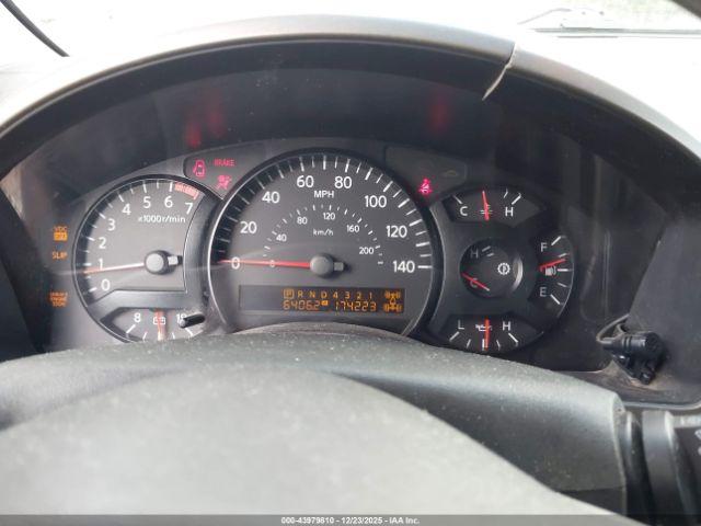 Nissan Pathfinder Le Image 7