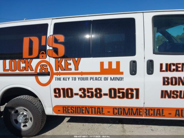 Chevrolet Express Work Van Image 3