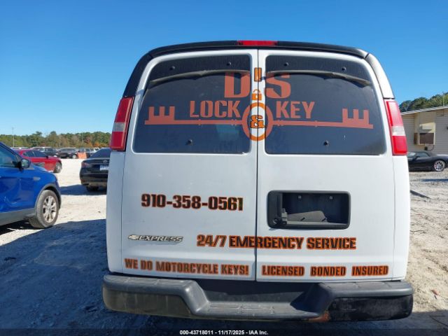 Chevrolet Express Work Van Image 9