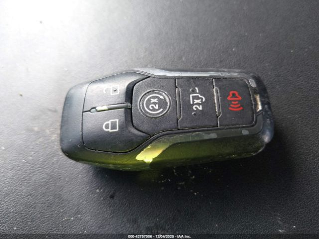 Ford F-150 Platinum Image 12