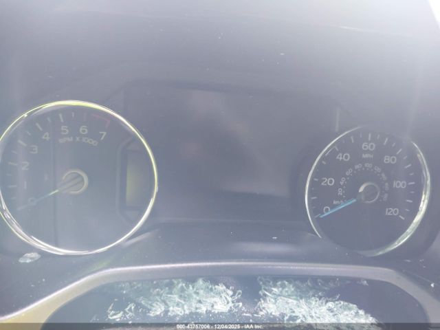 Ford F-150 Platinum Image 13