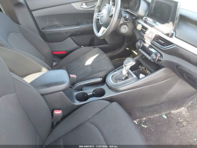 Kia Forte Lxs Image 14