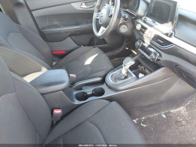 Kia Forte Lxs Image 14