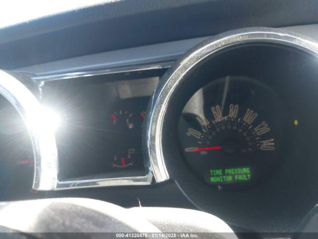 Ford Mustang Image 6