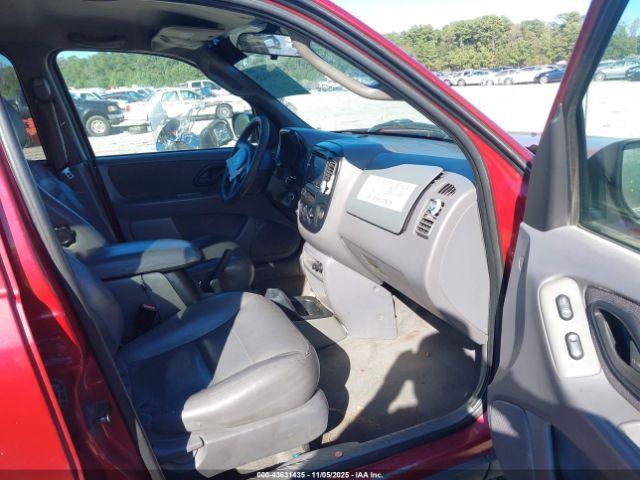 Ford Escape Xlt Image 8