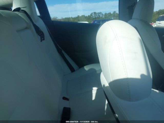 Tesla Model 3 Long Range Dual Motor All-wheel Drive Image 8