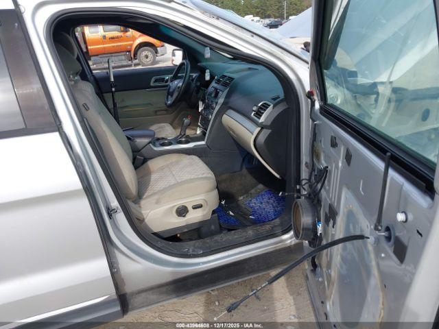 Ford Explorer Xlt Image 16