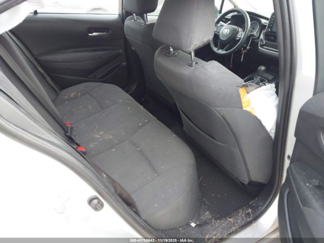 Toyota Corolla Le Image 10