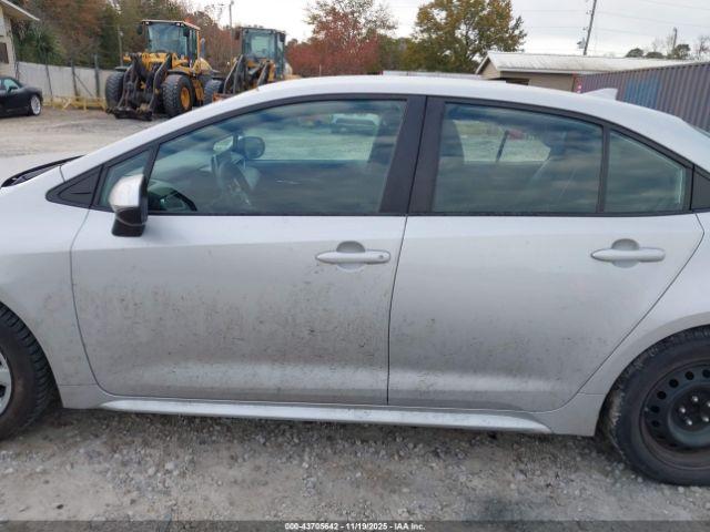 Toyota Corolla Le Image 2