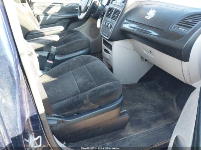 Dodge Grand Caravan Image 2