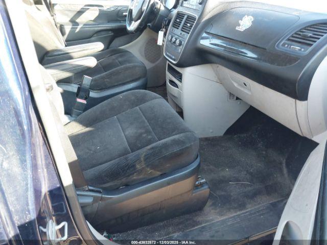 Dodge Grand Caravan Image 2
