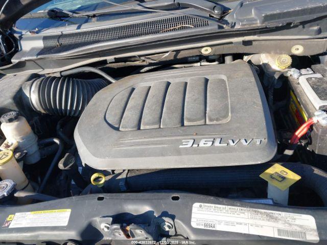 Dodge Grand Caravan Image 11