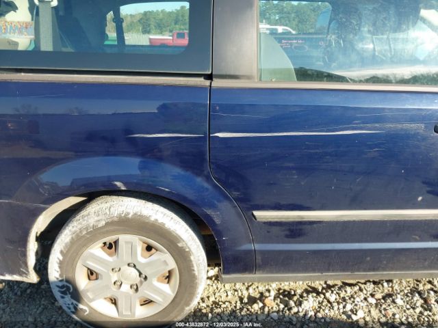 Dodge Grand Caravan Image 12