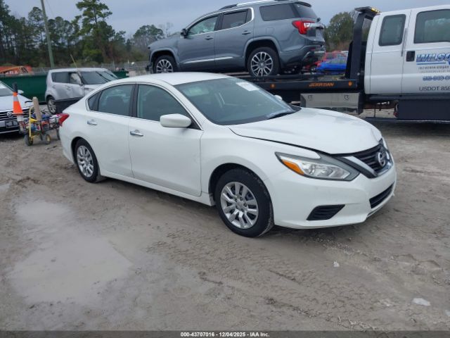 Nissan Altima Image 1